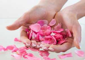 Agua de rosas, potenciadora de la belleza